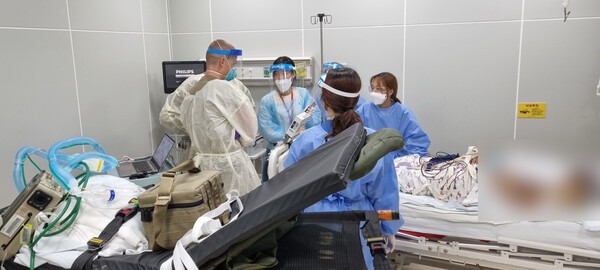 중증 주한미군 환자 진료를 돕고 있는 한림대학교동탄성심병원 국제진료센터 직원들