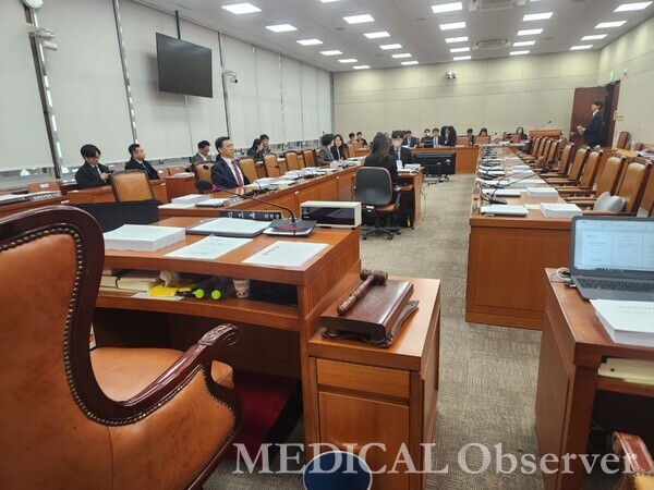 국회 보건복지위원회의장