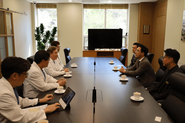 성남시의사회는 지난 15일 분당서울대병원 송정한 병원장과 면담을 갖고 PA와 전공의 수련체계 문제를 논의했다.