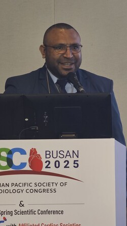 ▲파푸아뉴기니 포트모스비 종합병원 Stanley Malen 박사.