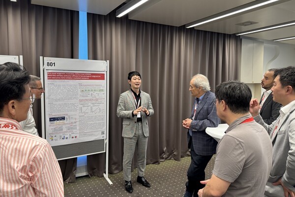 한미약품 ONCO임상팀 노영수 이사 악성림프종 국제학회 발표 모습. 
