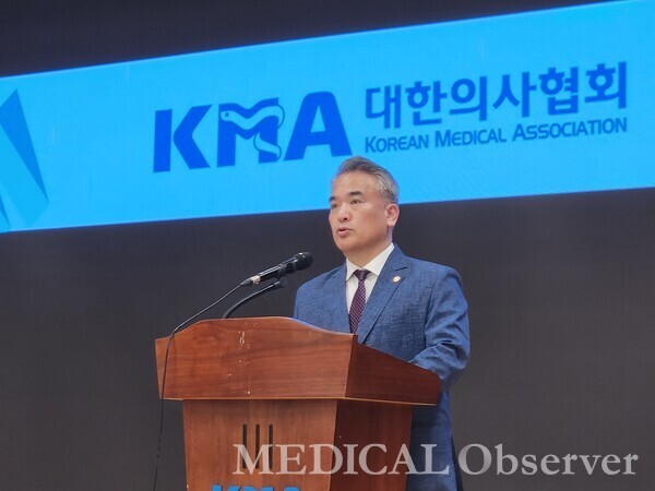 대한의사협회 김성근 대변인은 10일 의협회관에서 정례브리핑을 진행했다.