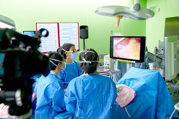 고대구로병원 최새별 교수(간담췌외과)는 복강경 췌장 수술을 라이브로 집도했다고 17일 밝혔다. 