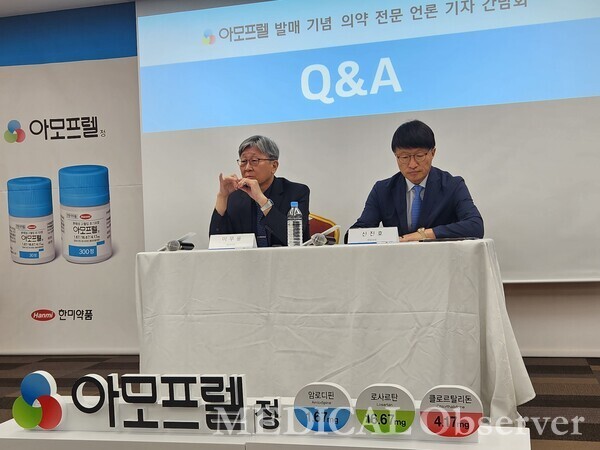 (왼쪽부터) 동국의대 일산병원 이무용 교수(심장내과), 대한고혈압학회 신진호 이사장(한양의대 심장내과 교수)