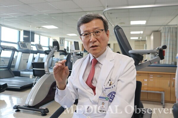 인제대 상계백병원 김철 교수(재활의학과, 대한심장호흡재활의학회 명예회장).