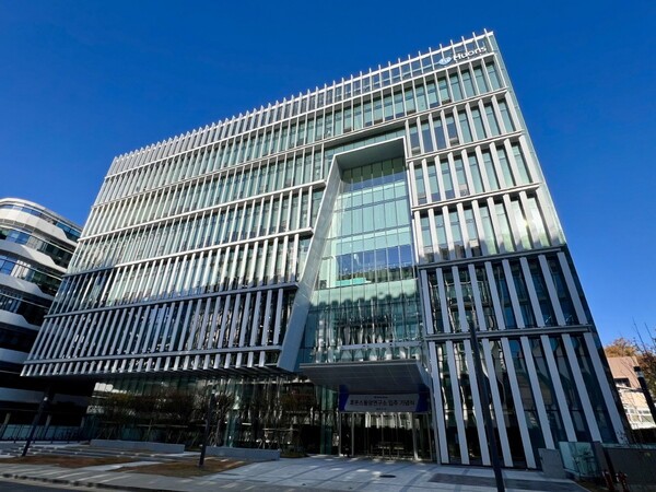 휴온스, 주사제 수출로 실적 점프···다음은 점액제와 비만약 - 뉴스 썸네일 이미지