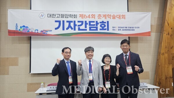 기사 제목 '“전 세계 첫 권고 ‘커프리스 혈압계’, 예후 개선 검증 연구 준비 중”'의 대표 이미지