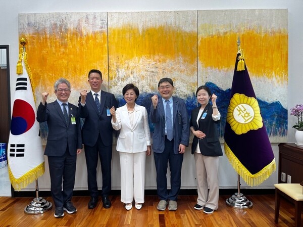 기사 제목 '대한신장학회, 남인순 국회부의장과 간담회 개최'의 대표 이미지