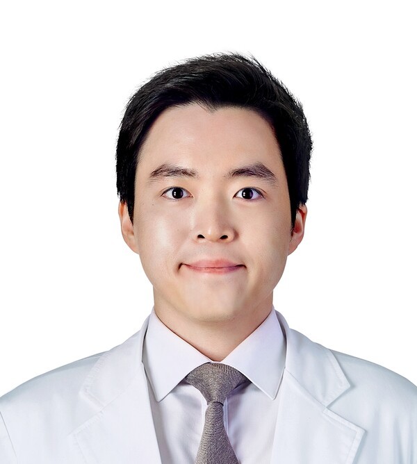 기사 제목 '전자담배 VS 완전 금연, 폐암 발생 1.56배 높아'의 대표 이미지
