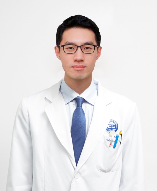 기사 제목 '후두 전절제술, 국소 진행성 후두암 치료서 생존 이점 확인'의 대표 이미지